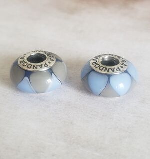 🌕Pandora Captivating Blue Triangle Murano Charms